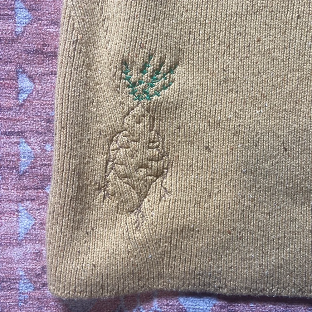 Embroidered Tank Top - Picture 2 of 3